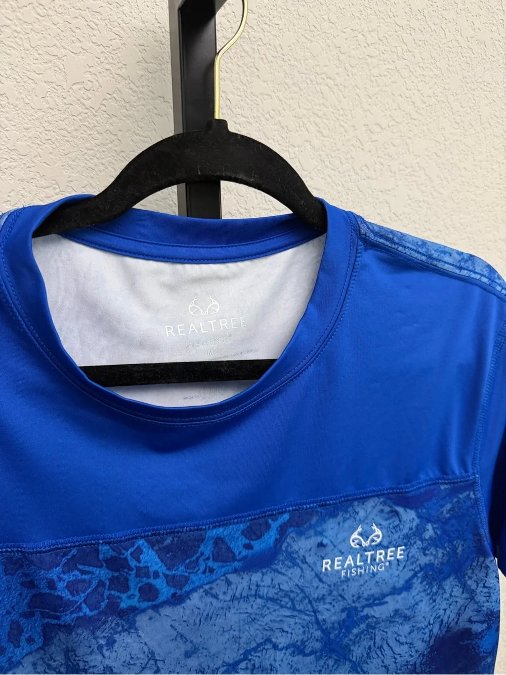 Realtree Men’s Royal Blue Short Sleeve Swim Rash Guard